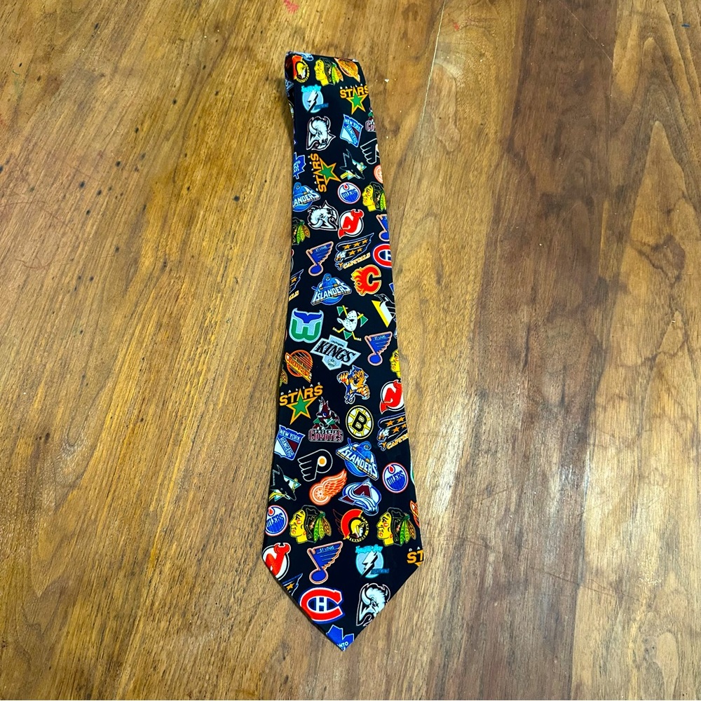 Vintage NHL multi team Stanley cup hockey tie